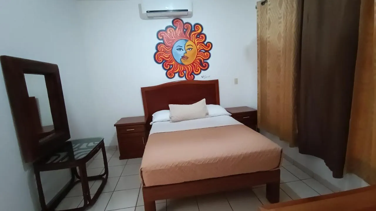 Hotel Lulu Bucerías 3*,